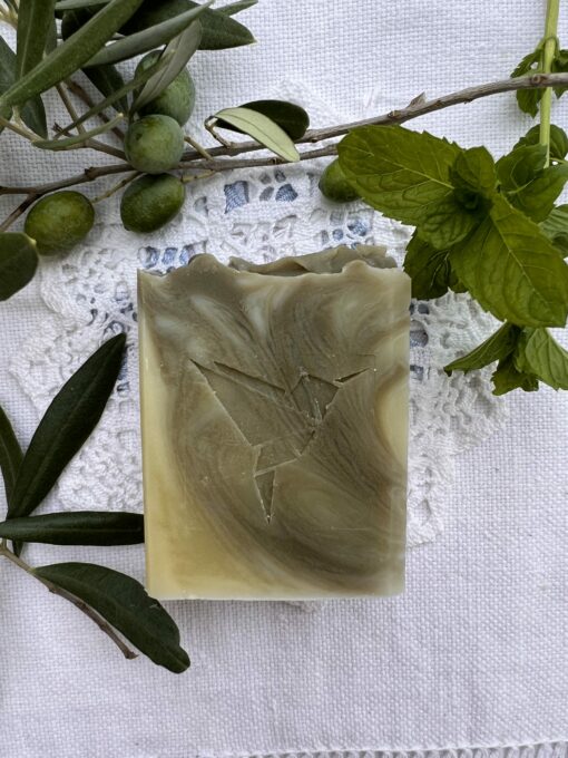 savon à froid à l'argile verte, huiles essentielles menthe et niaouli