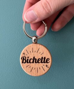 Porte-clé en bois gravé avec message personnalisé – création artisanale fabriquée à la main dans le sud de la France