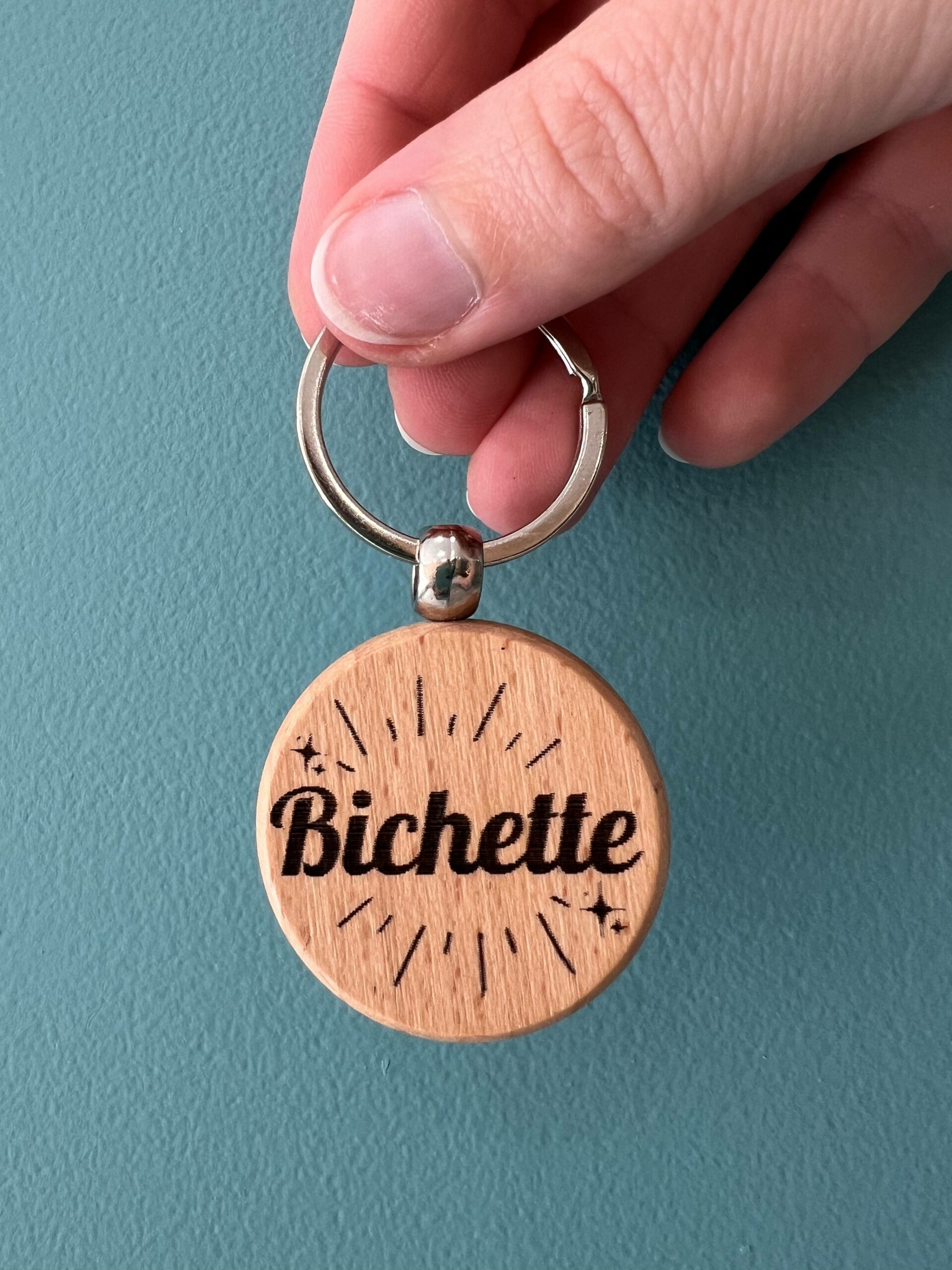 Porte-Clés en Bois : Un Guide Complet pour Choisir et Entretenir Vos