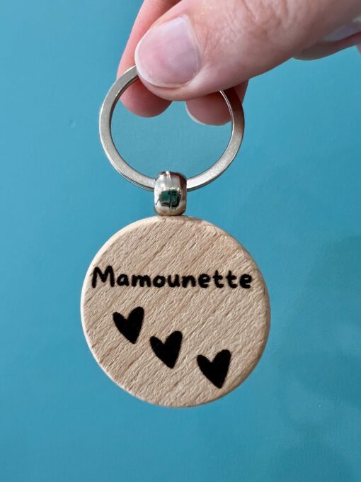 Porte-clé en bois gravé avec message personnalisé – création artisanale fabriquée à la main dans le sud de la France